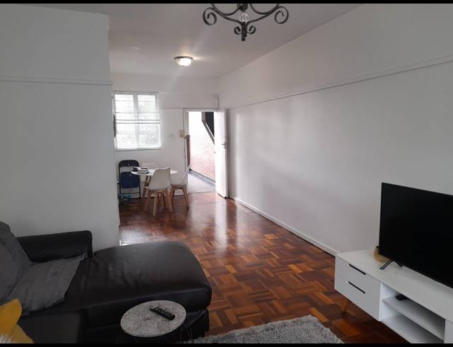 1 BEDROOM FLAT RENTED IN ESSENWOOD